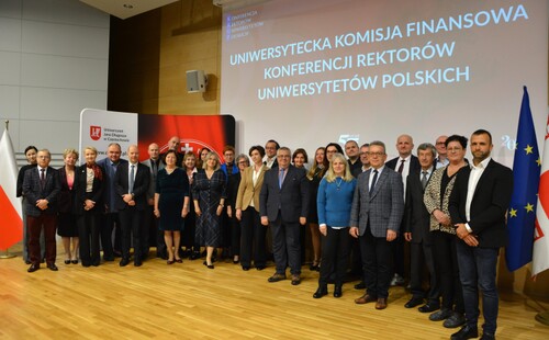 Budżet na 2026 oraz wyniki rekrutacji w centrum uwagi: spotkanie Komisji Finansów KRUP w UJD z udziałem UZ